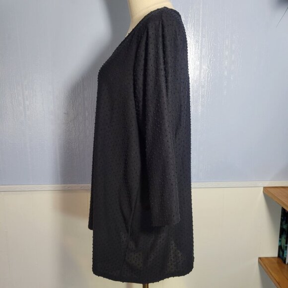 Rose + Olive 1X Classic Black Round Neck Dotted Back Button Down T-Shirt Blouse - Picture 6 of 9